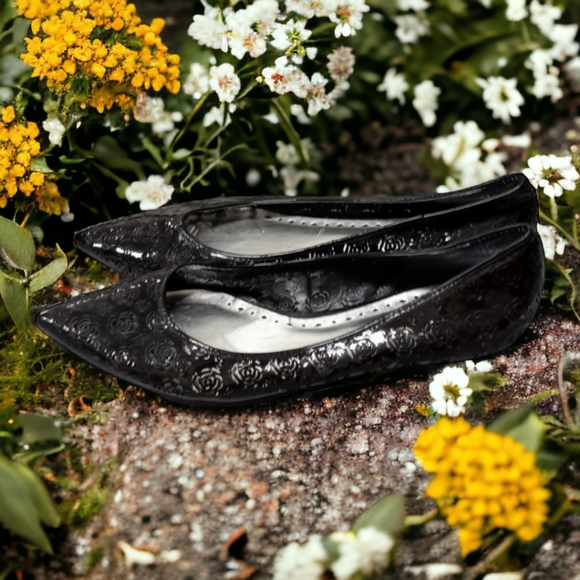 BCBGirls Fancy Black Flats - Picture 3 of 6